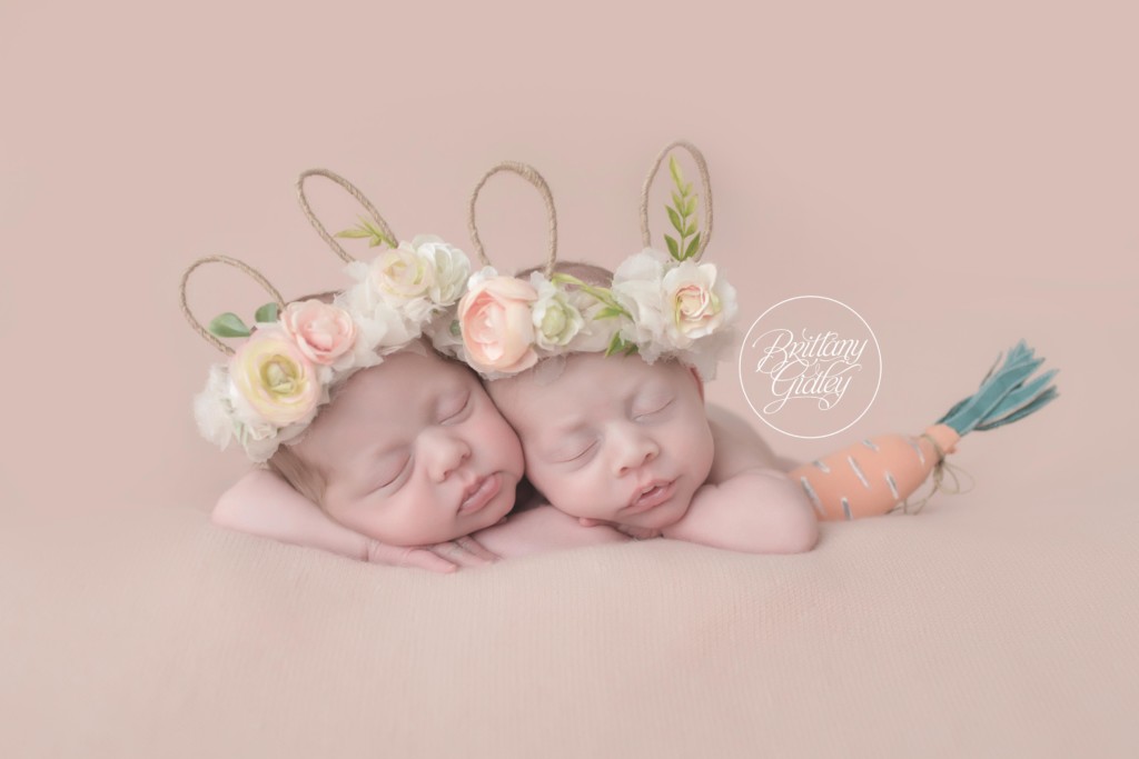 Twin Newborn Photographer | Twin Girls | Start With The Best | Cleveland Ohio Twin Photographer | Twinning | Brittany Gidley Photography LLC | www.brittanygidley.com