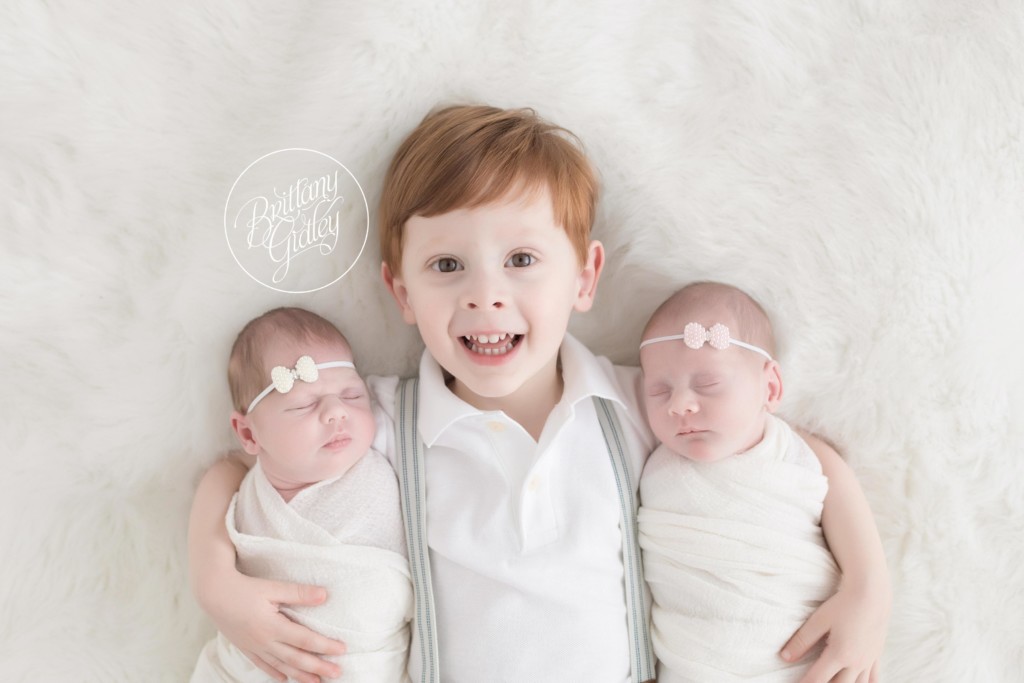 Twin Photographer | Twin Girls | Start With The Best | Cleveland Ohio Twin Photographer | Twinning | Brittany Gidley Photography LLC | www.brittanygidley.com