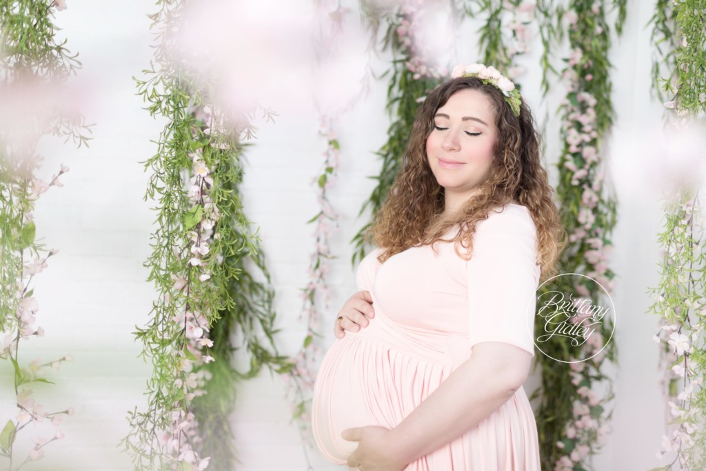 Best Maternity | Photography Studio | Floral Maternity Pictures