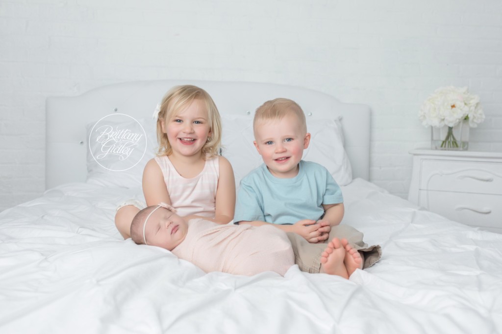 Newborn Photographer | Sibling Photography | Baby Girl