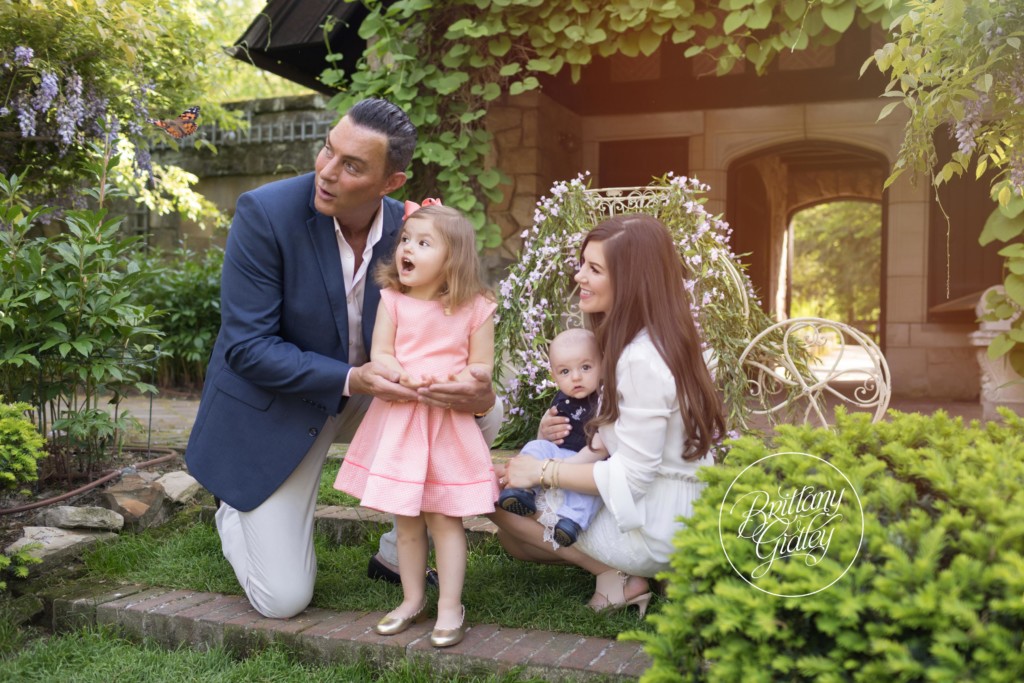 Secret Garden Dream Session | Butterfly Release | Butterfly Photography | Dream Session | Brittany Gidley Photography | Stan Hywet Hall & Gardens