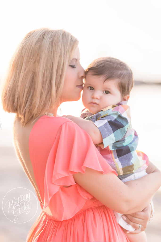 Beach Photo Shoot | Baby Beach Photography | 6 Month Baby Photos | www.brittanygidleyphotography.com