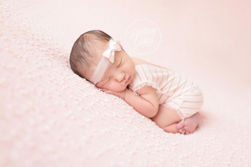 Newborn Baby Girl Photo Shoot | Pretty In Pink | Start With The Best | www.brittanygidley.com