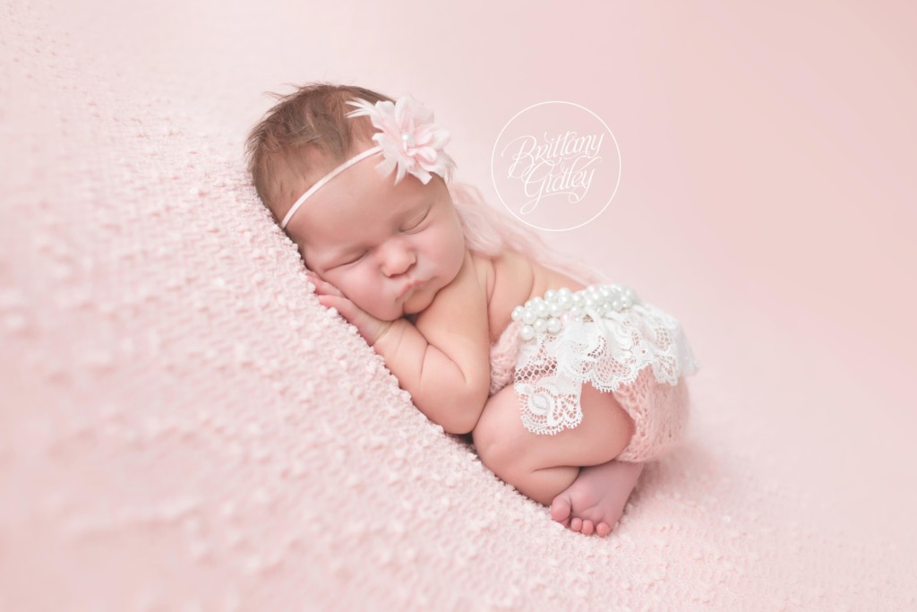 Celebrity Newborn Photography | Newborn Baby Girl | Pretty In Pink | Brittany Gidley Photography | www.brittanygidleyphotography.com