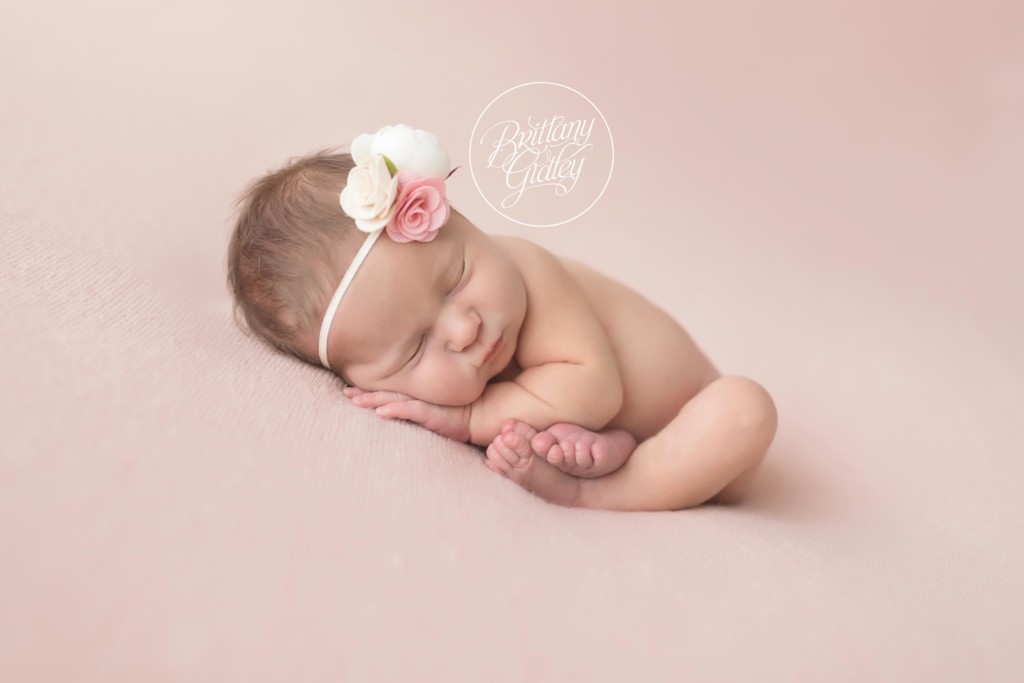 Celebrity Newborn Photographer | Newborn Baby Girl | Pretty In Pink | Brittany Gidley Photography | www.brittanygidleyphotography.com