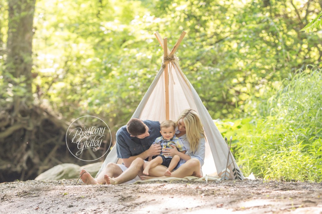Summer Photo Ideas | Toddler Photography | Teepee Photo Shoot | Family