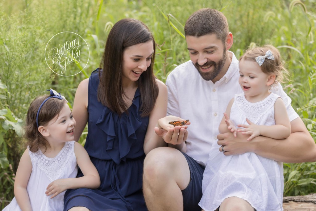 Brecksville Family Photography | Butterfly Release Photo Shoot | Sisters | www.brittanygidleyphotography.com