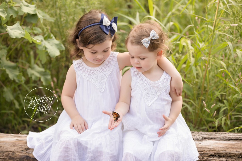 Brecksville Family Photography | Butterfly Release Photo Shoot | Sisters | www.brittanygidleyphotography.com