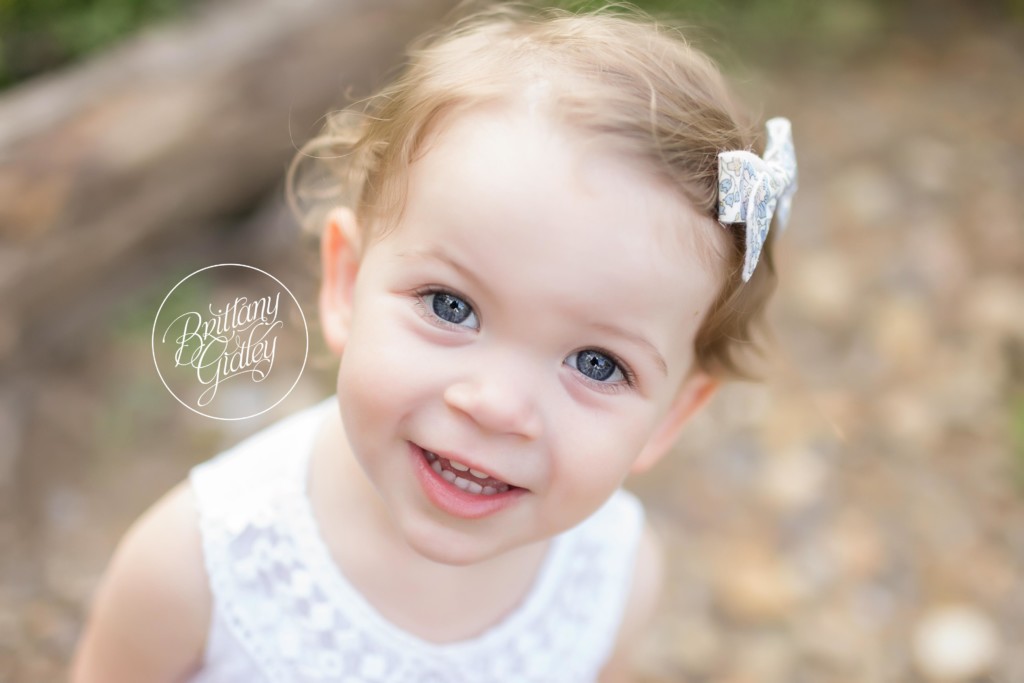 Family Photography | Butterfly Release Photo Shoot | Sisters | www.brittanygidleyphotography.com