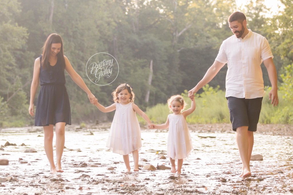 Family Photography | Creek Photo Shoot | Sisters | www.brittanygidleyphotography.com