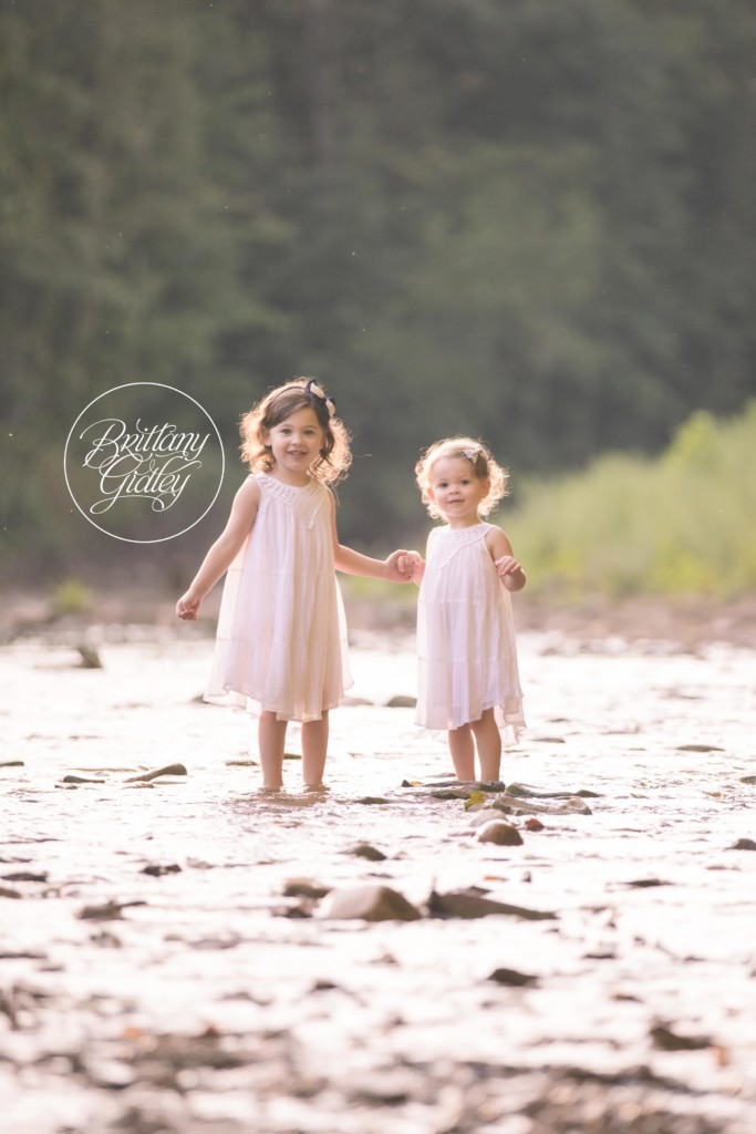 Brecksville Family Photography | Butterfly Release Photo Shoot | Sisters | www.brittanygidleyphotography.com