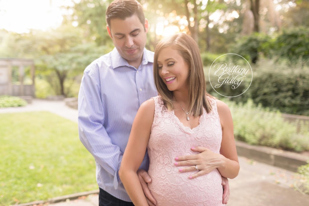 Cleveland Pregnancy Photographer | Maternity Photographer | Cleveland Cultural Gardens