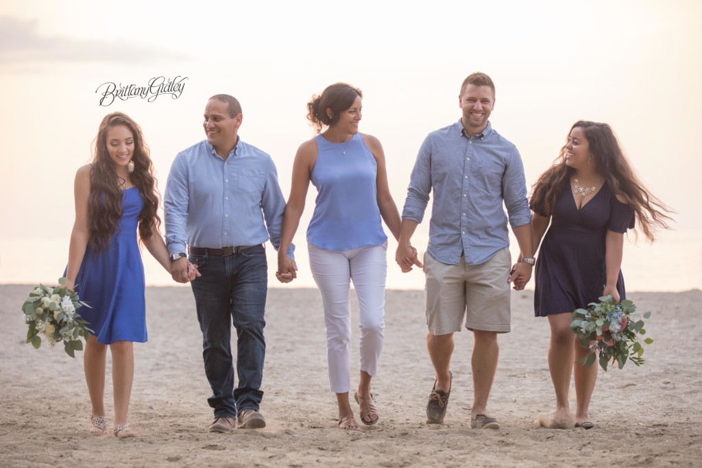 Extended Family Photographer | Family Photography | Edgewater Beach | Cleveland Ohio Family Photographer