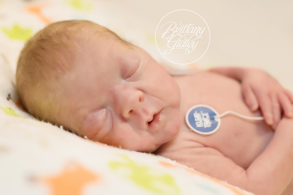 Preemie Photography | Preemie Photographer | NICU Photographer | University Hospitals Rainbow Babies & Children's Hospital | www.brittanygidley.com