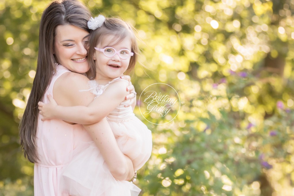 Maternity Photo Shoot | Cultural Gardens | Cleveland Ohio | Start With The Best | Italian Garden