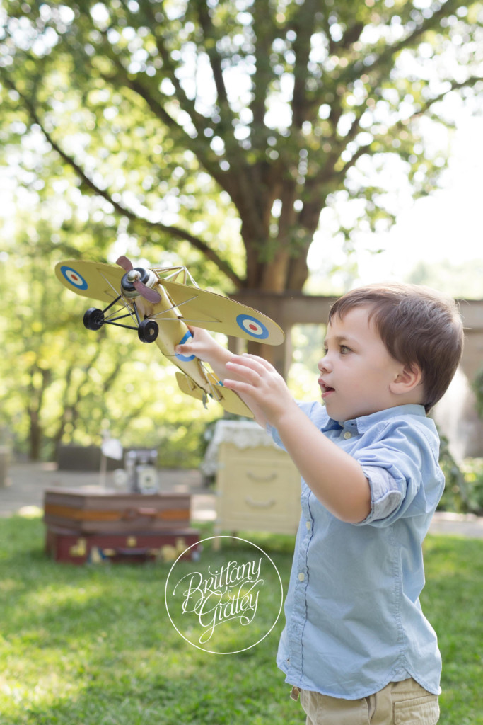 Vintage Airplane | Dream Session | Vintage Travel Theme Photo Shoot