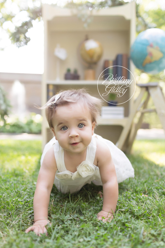 Adventure Photo Shoot | Dream Session | Vintage Travel Theme Photo Shoot