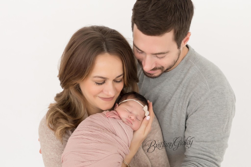 Gates Mills Newborn Photographer | Gates Mills Newborn Photography | Newborn Portraits | Best Newborn Pictures
