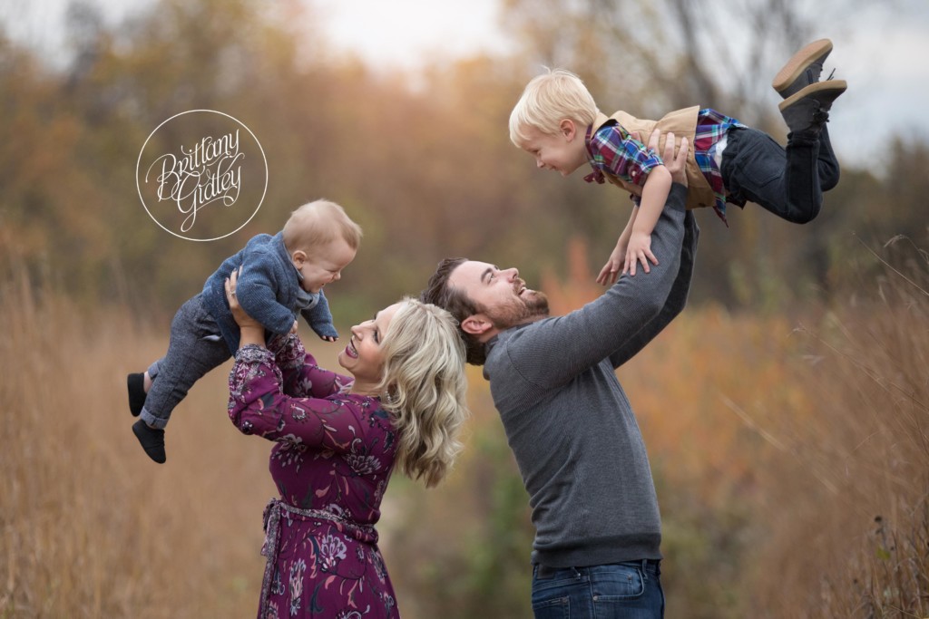 Akron Family Photographer | 9 Month Old Baby | Nature Realm Akron Ohio | Start With The Best | www.brittanygidleyphotography.com