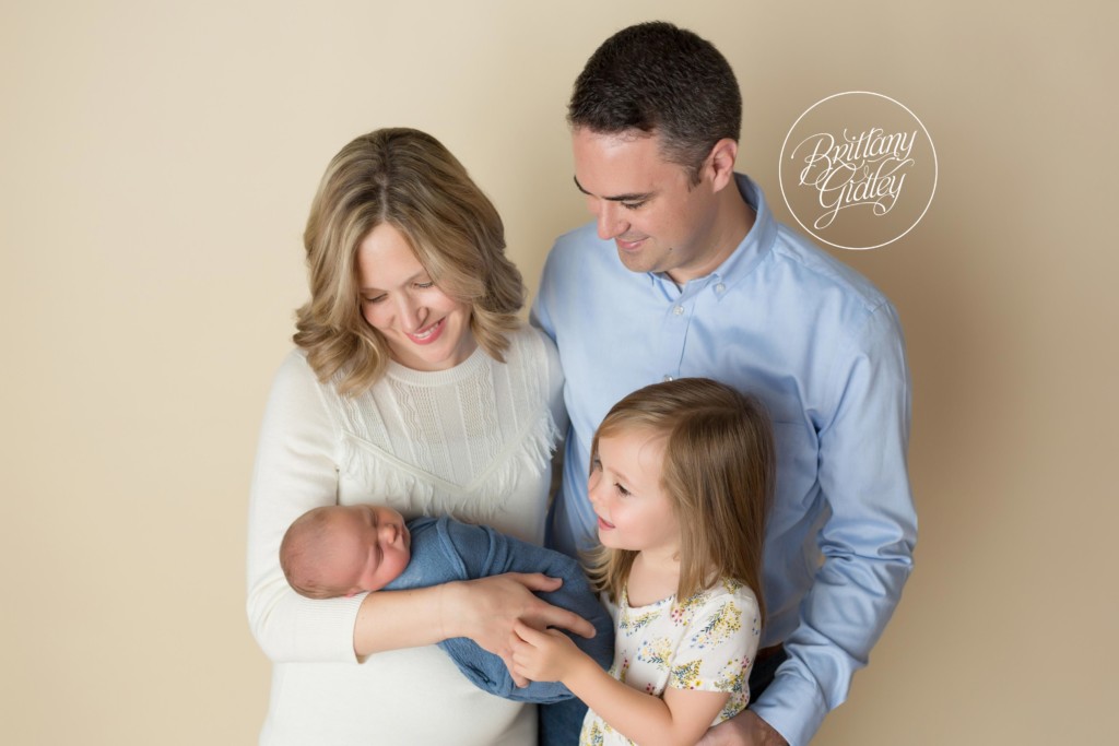 Avon Lake Newborn | Avon Lake Newborn | Baby Boy | Baby Pictures | Sibling Baby Pose | Brittany Gidley Photography LLC | Avon Lake, Ohio