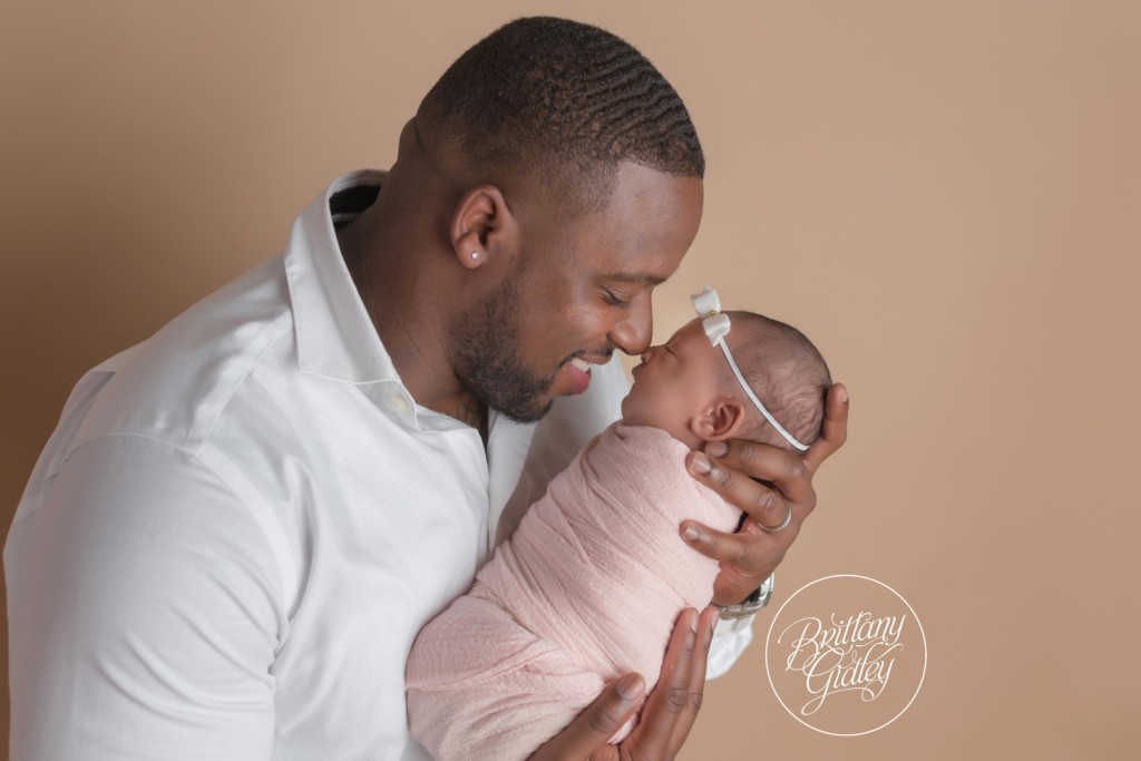 Father and Newborn Daughter | Newborn Baby Photographer | Newborn Baby Photo Shoot | Westlake Ohio | Baby Girl | Start With The Best | www.brittanygidleyphotography.com