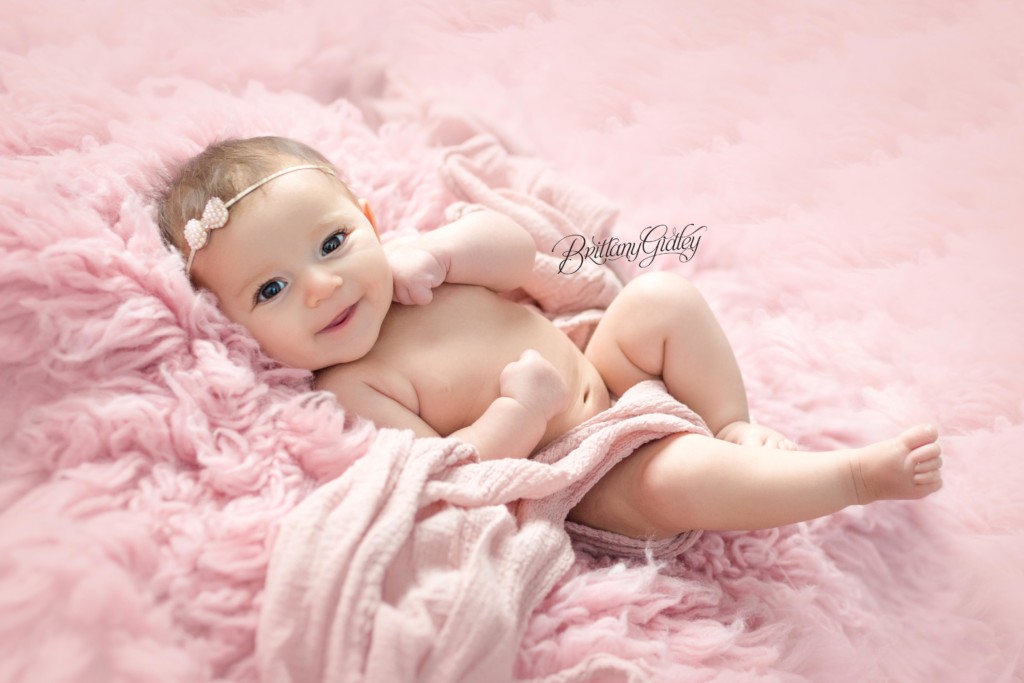 2 Month Old Baby | Introducing Josie | Best Baby Photographers | Cleveland Ohio Baby Photography | Itty Bitty Babies