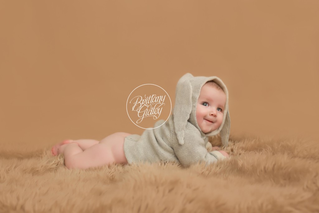 Baby Bunny | Bratenahl Baby Photographer | Baby Photography | 6 Month Old Baby Posing Ideas