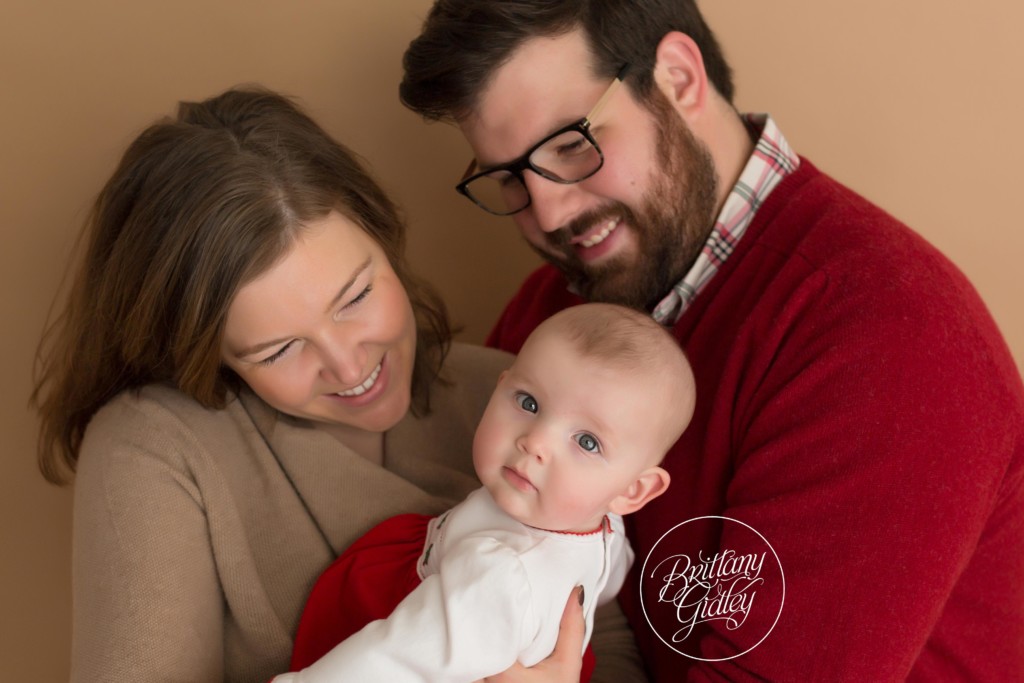 6 Month Baby and Family | Bratenahl Baby Photography | Baby Photography | 6 Month Old Baby Posing Ideas