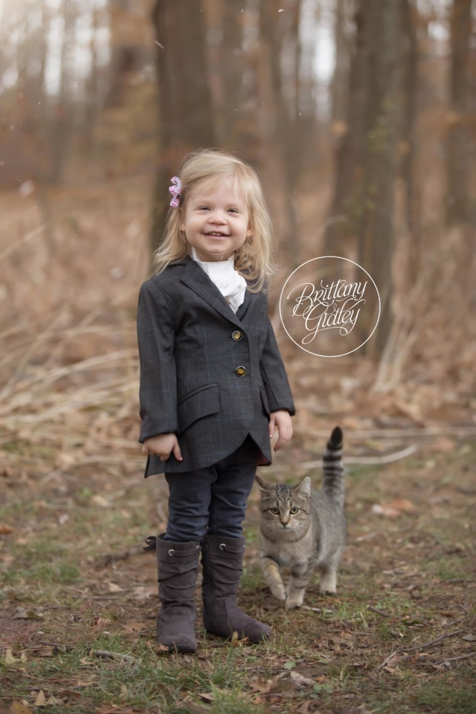 Farm Christmas Images | Barn Christmas Photo Ideas | Brittany Gidley Photography LLC