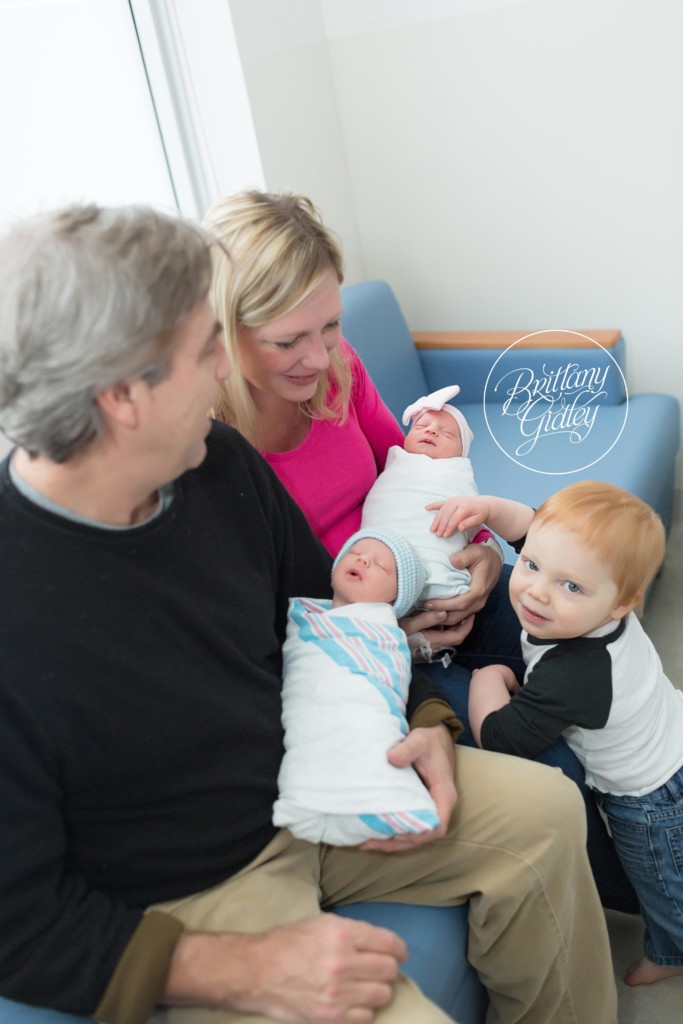 Big Brother | In Hospital Photography | Hillcrest Hospital Introducing Luke & Anna