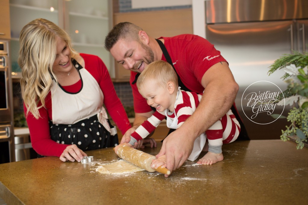 Home For The Holidays Dream Mini Sessions | Cookies For Santa | Christmas Mini Session Ideas | Christmas Card Pose Ideas | Brittany Gidley Photography LLC