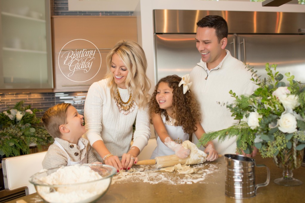 Home For The Holidays Dream Mini Sessions | Cookies For Santa | Christmas Mini Session Ideas | Christmas Card Pose Ideas | Brittany Gidley Photography LLC