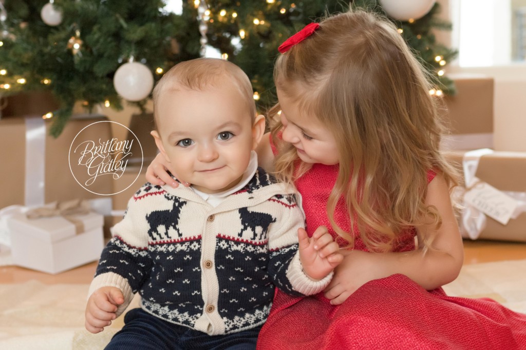 Kids Christmas Pictures In Front of Tree