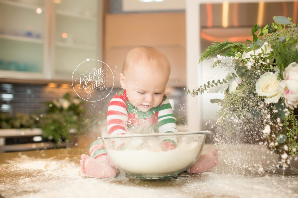 Home For The Holidays Dream Mini Sessions | Cookies For Santa | Christmas Mini Session Ideas | Christmas Card Pose Ideas | Brittany Gidley Photography LLC