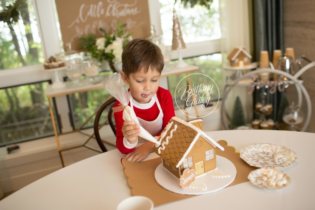 Children Decorating Gingerbread Houses | Christmas Traditions