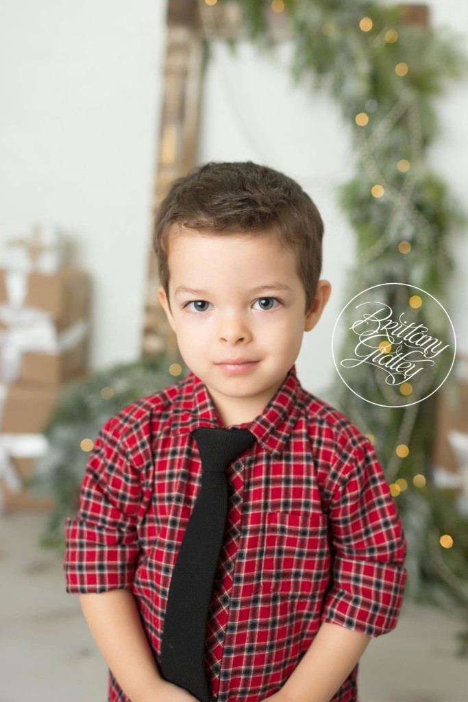 Sparkle and Shine Studio Mini Sessions | Studio Mini Session Ideas | Best Child Christmas Cards