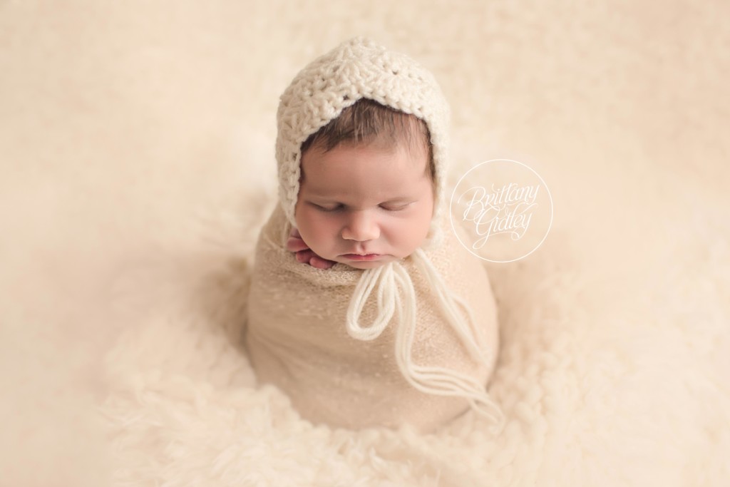 Pepper Pike Newborn Photographer | Bonnet Newborn Image | Start With The Best | In Home Newborn Session