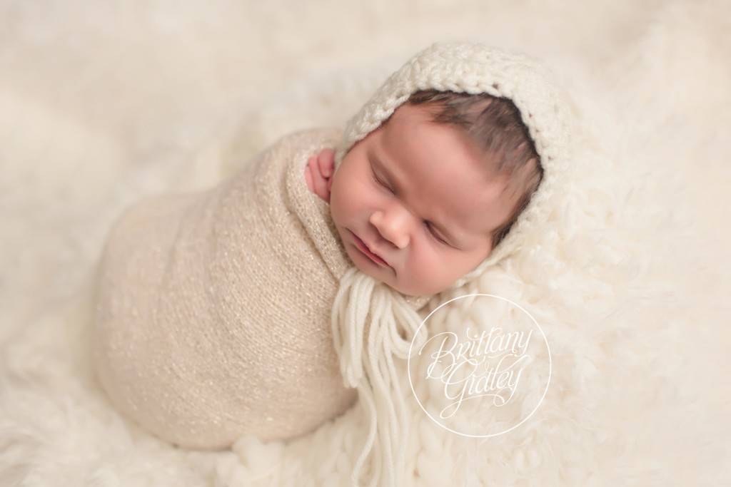 Pepper Pike Newborn Photography | Bonnet Newborn Image | Start With The Best | In Home Newborn Session