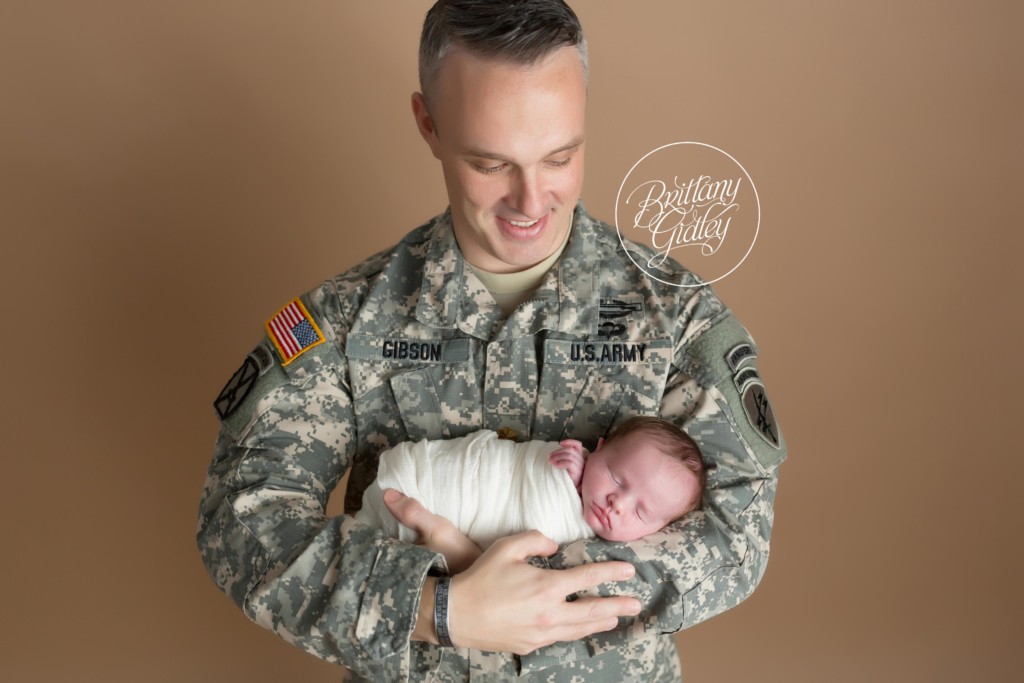 Army Newborn Photo | Newborn Photo Shoot Army | Military Newborn Inspiration