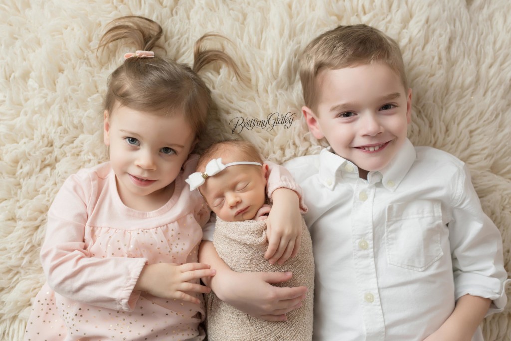 Hudson Newborn Photographer | 3 Siblings Newborn Image | Newborn Photography | Cleveland Ohio