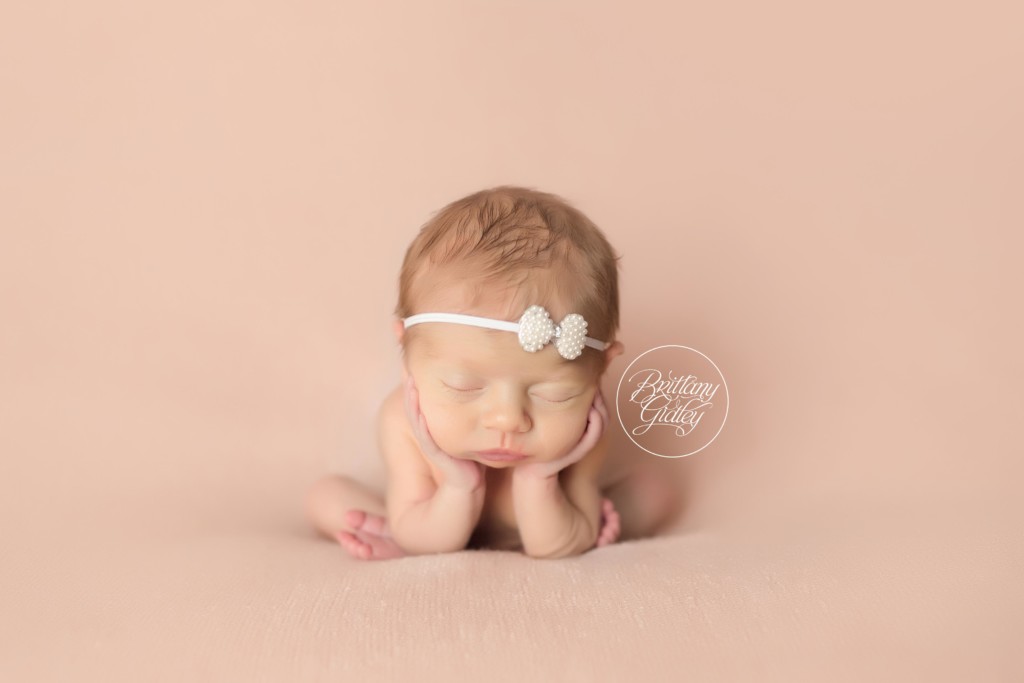 Hudson Newborn Photographer | Froggy Pose | Clickin Moms | Newborn Photography
