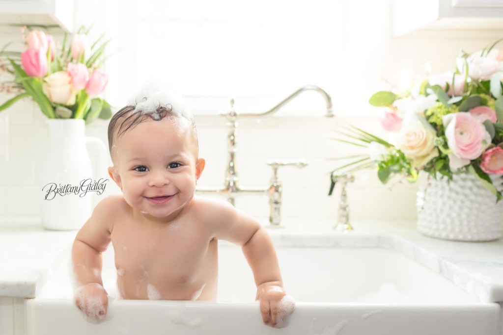 Bubble Bath Baby | Baby Bubble Bath | New York Baby Photographer | Pancake Photo Shoot | New York Baby Photography