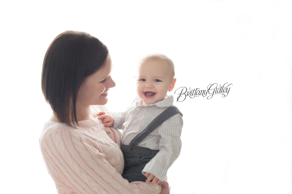 Cleveland Baby Photographer | 12 Month Baby | Dream Lighting | Dream Session | Photo Shoot Cake Smash