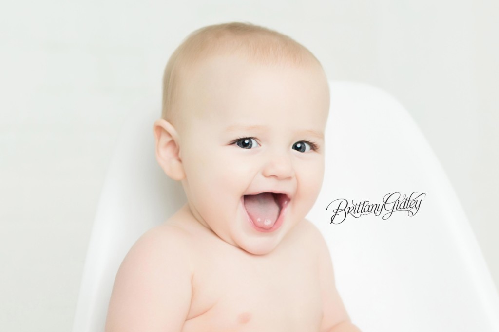 Cleveland Baby Photographer | 12 Month Baby | Dream Lighting | Dream Session | Photo Shoot Cake Smash