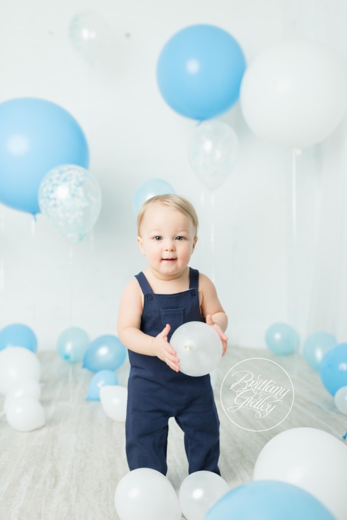 Balloon Birthday Dream Session | Photography Sets Using Balloons