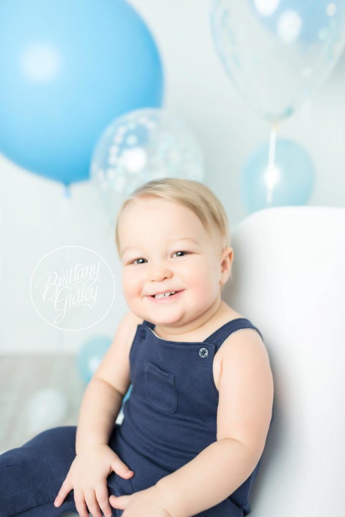 Balloon Birthday Dream Session | Photography Sets Using Balloons