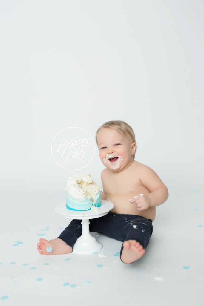 12 Month Old Baby Boy Cake Smash | Blue and White Ombre Cake