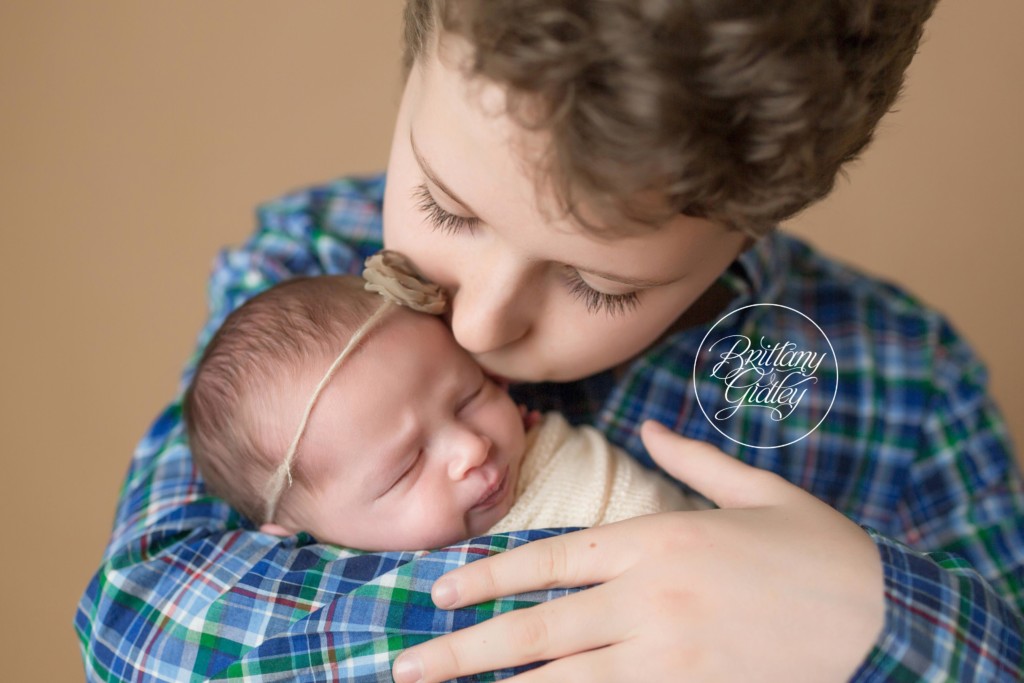 Bay Village Newborn Photographer | Bay Village Ohio Newborn Photography | Start With The Best | Newborn Baby Girl With Big Brother