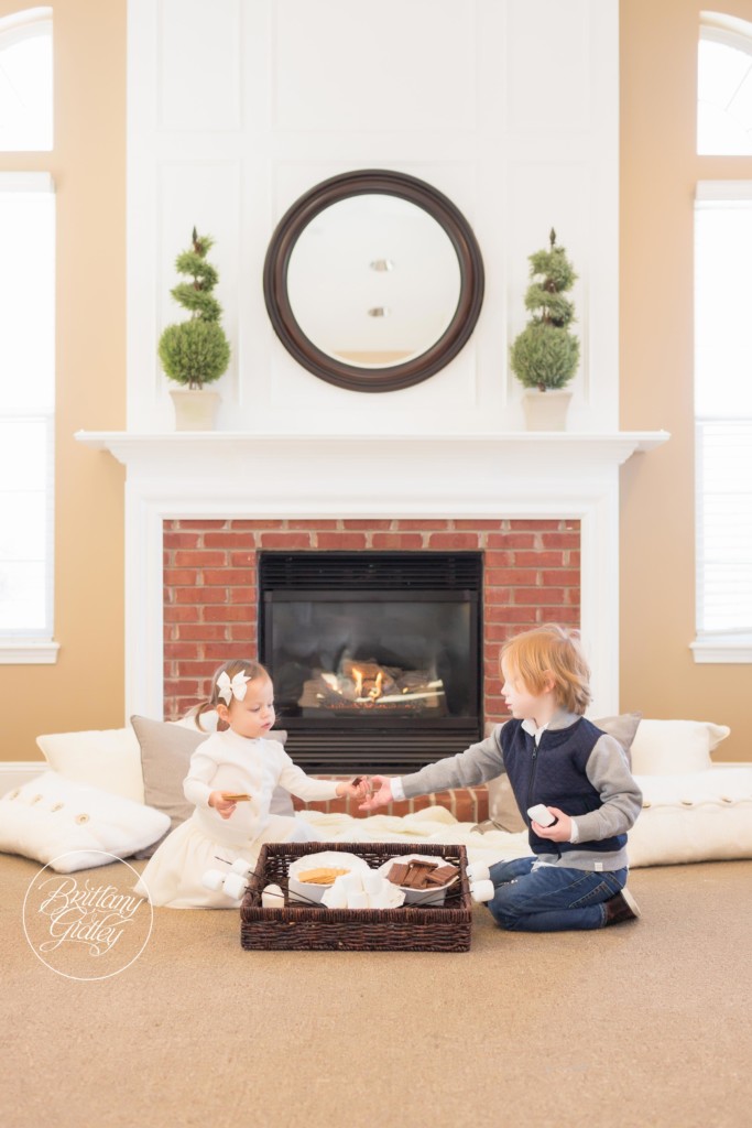 S'mores Themed Photo Shoot | Baby It's Cold Outside | Winter Photo Shoot Ideas