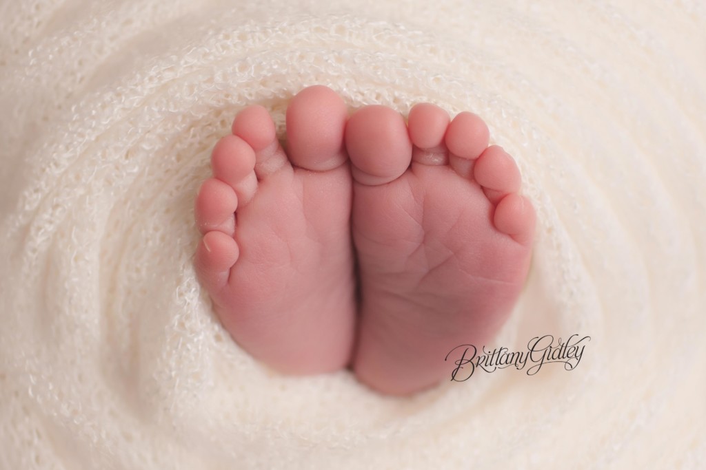 Beachwood Baby Photography | Beachwood Ohio Newborn Photos | Newborn Photo Studio | Beachwood Ohio | Start With The Best | Brittany Gidley Photography LLC | www.brittanygidleyphotography.com